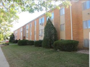 225 29th Street Dr SE #E5, Cedar Rapids, IA 52403