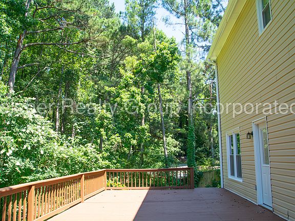 4th image of 530 Wayside Dr