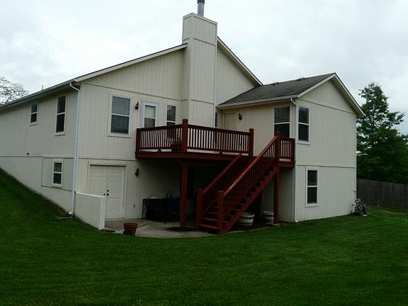 3rd image of 412 N Saville Ct