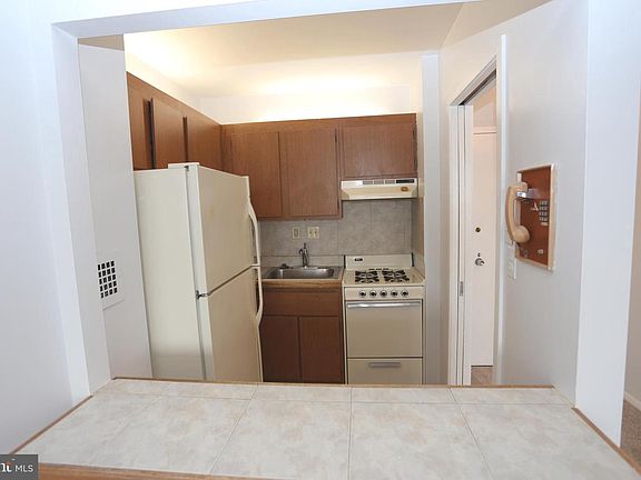 3rd image of 5500 Friendship Blvd #1920S