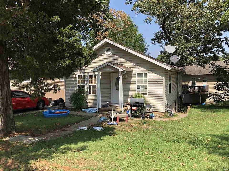 1st image of 826 S 11th St