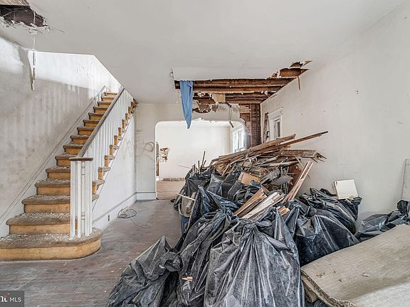 4th image of 1138 Langham Ave