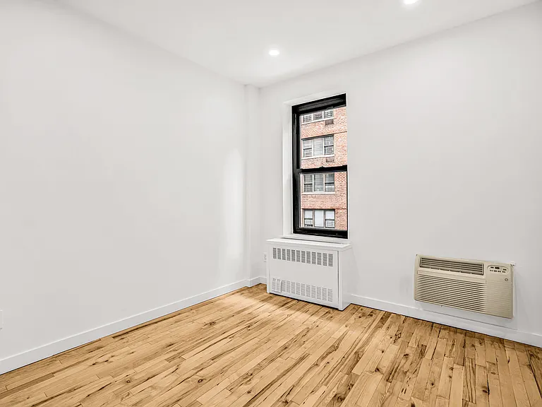 315 E 95th St #2A — Photo 3