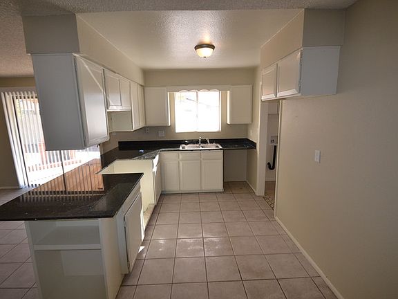 3rd image of 4237 W Gardenia Dr