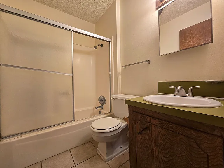 2304 Wales Cir #B — Photo 12