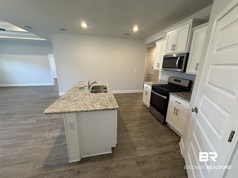 23247 Lieutenant Ave — Photo 8
