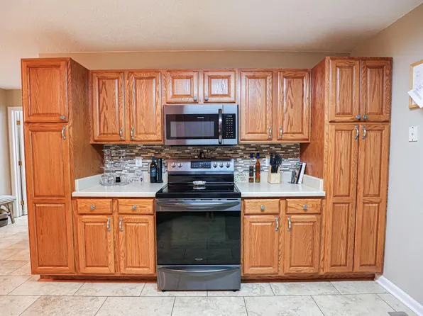 1800 Creekview Cv, Paducah, KY 42003