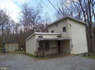 6 Burnside Dr, Falling Waters, WV 25419