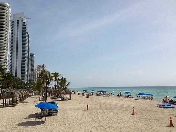 3rd image of 16699 Collins Ave #39