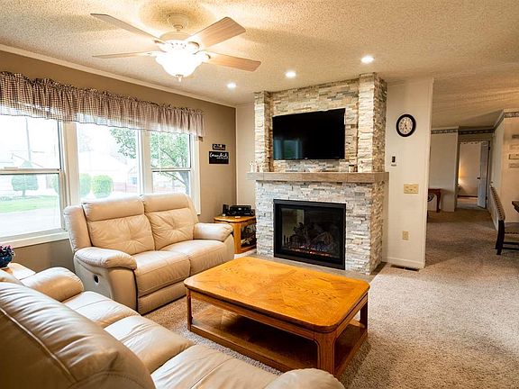 4th image of 204 Bernard Ave