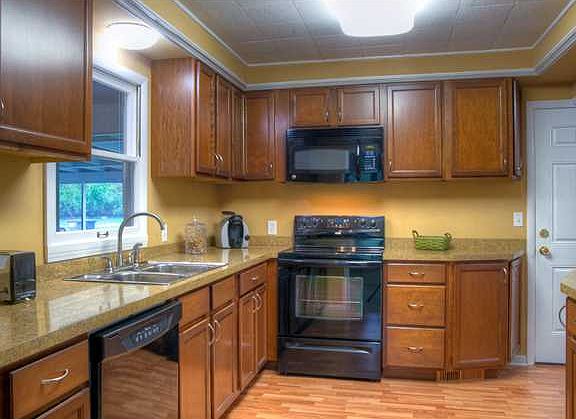 4th image of 4001 Marlaine Dr