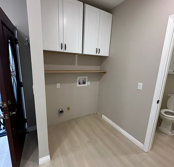 543 W G St — Photo 9