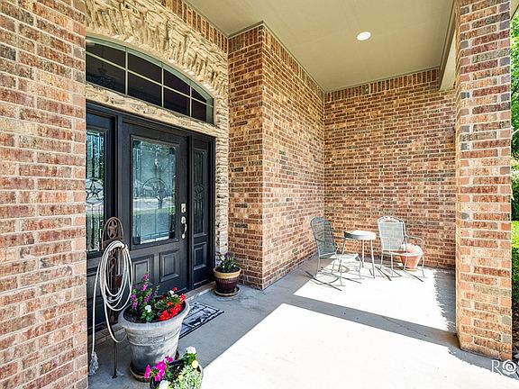 5th image of 5531 Woodbine Ln