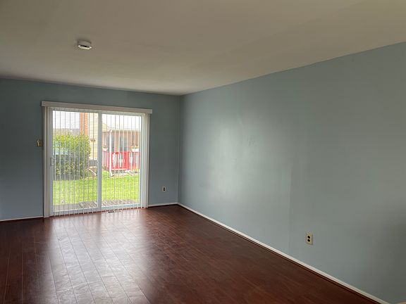 5th image of 1933 Juniper Ln #25