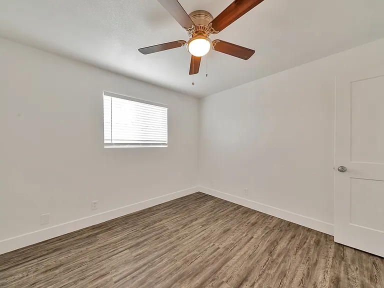 1001 W Flint St — Photo 21