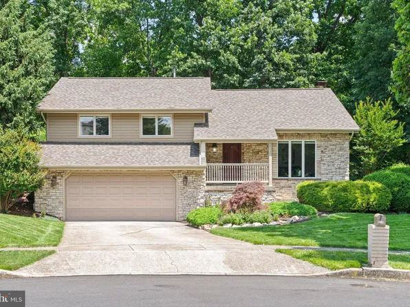 136 Briarwood Ct, Camp Hill, PA 17011