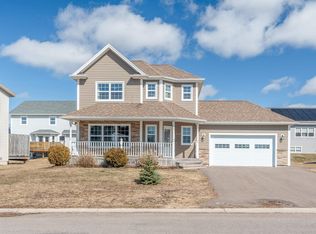 122 Essex Cres W, Charlottetown, PE C1E 0G8