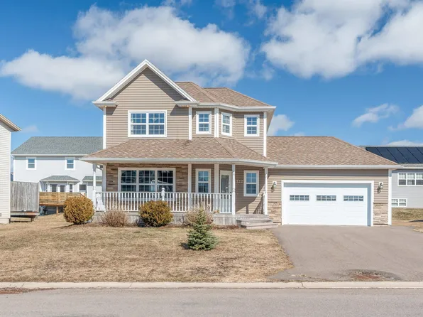 122 Essex Cres W, Charlottetown, PE C1E 0G8