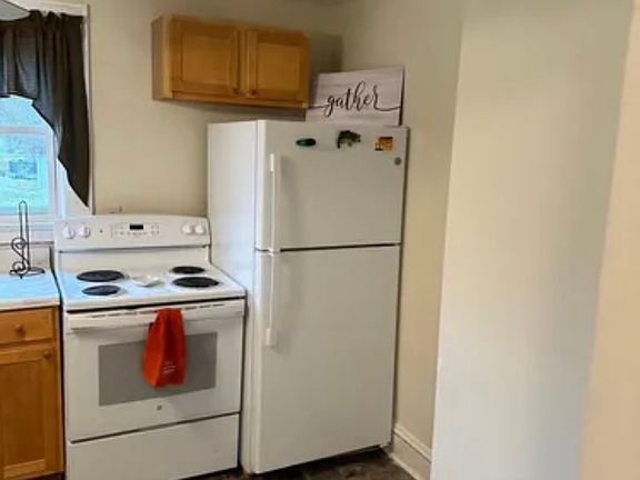 3rd image of 635 W North St