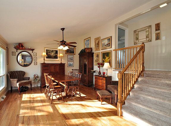 2nd image of 366 Heather Ave