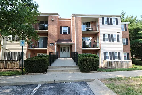 18318 Streamside Dr #202 Photo 1