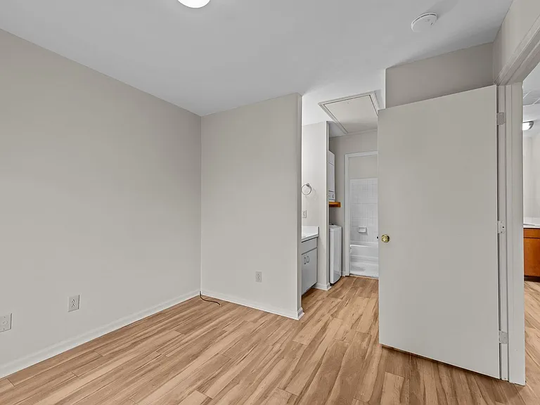 117 Bernhurst Rd — Photo 13