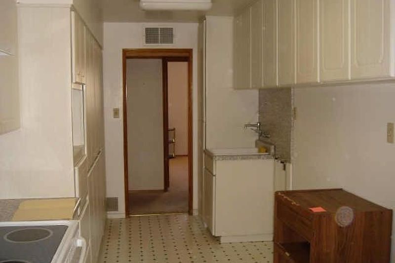 2nd image of 2233 W Main St