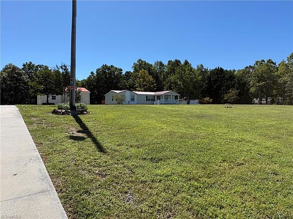4th image of 741 Jack Booe Rd