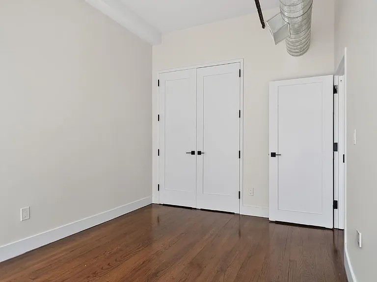 813 Chapel St — Photo 10