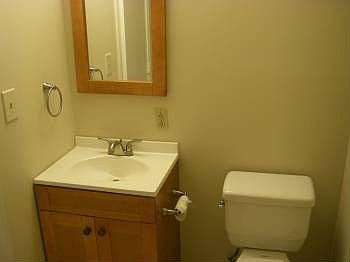 4th image of 1721 N Queens Ln APT 104