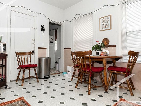 5th image of 549 Washington St #1