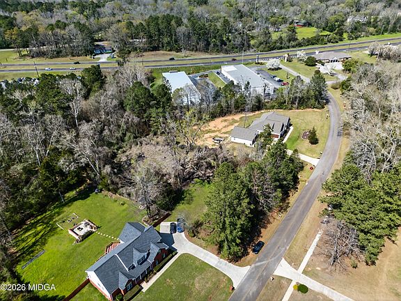 5th image of 128 Clinton Crossing Dr