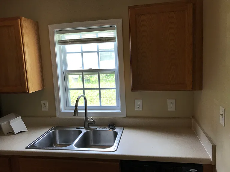 2847 Filbert St — Photo 8