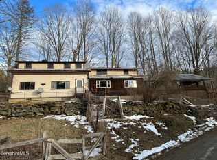 1 Howes Rd, Cummington, MA 01026