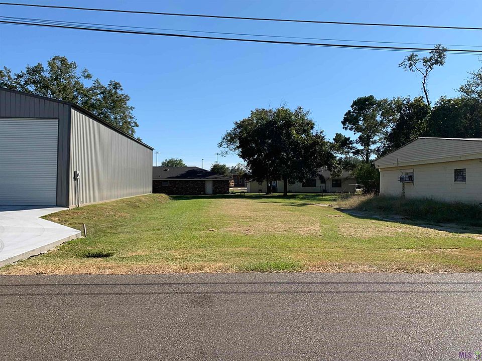 2nd image of 213 W Ascension St