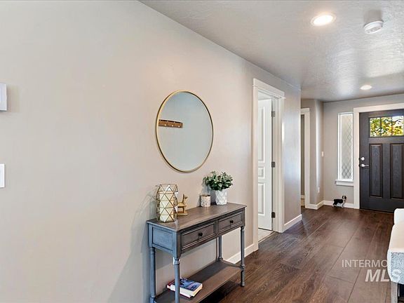 3rd image of 4526 N Glenrock Way