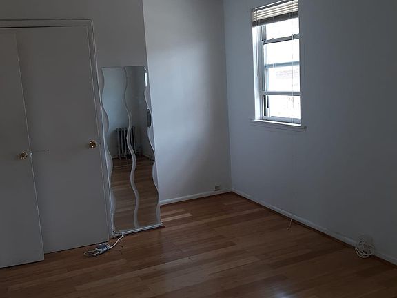 5th image of 8922 116th St