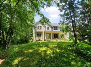 7 Amelia Ct, Arden, NC 28704