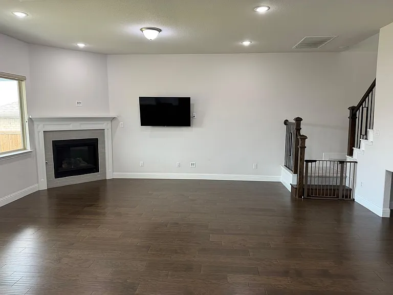 1313 Johnson Dr — Photo 8