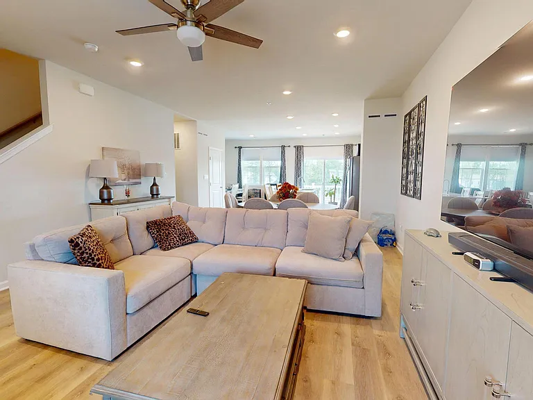 178 Bell Ct — Photo 17