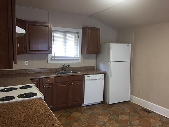 2nd photo of kitchen