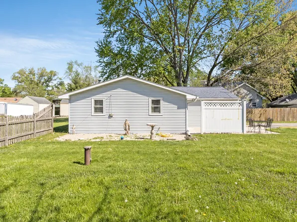 500 W Park St, Sheridan, IL 60551