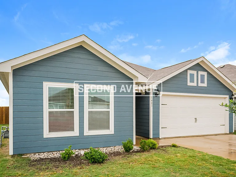 1401 Sunkiss Dr — Photo 2