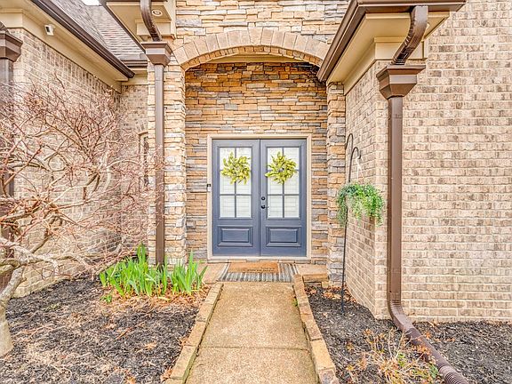 2nd image of 5417 Maple Landing Dr