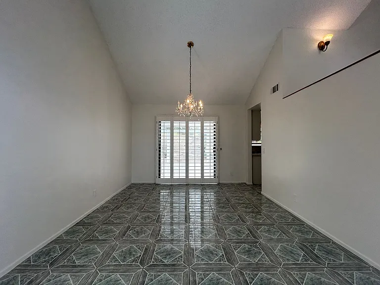 3068 Prado Ln — Photo 5