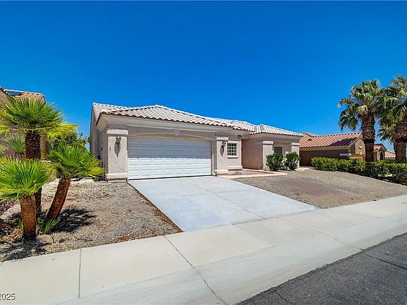 5th image of 2124 Bay Tree Dr