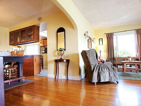 4th image of 6237 Loma Ave