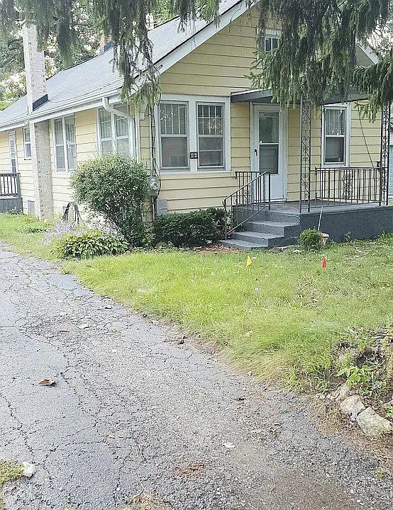 44 Oak Knoll Dr