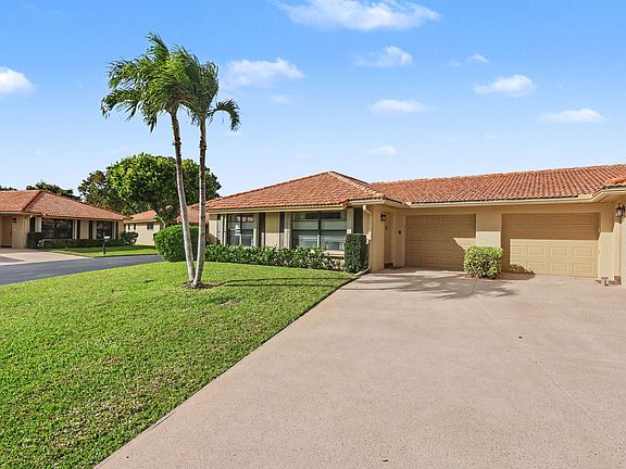 3rd image of 4635 Apple Tree Circle #A