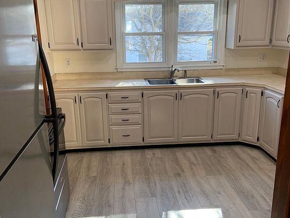 3rd image of 3504 New St